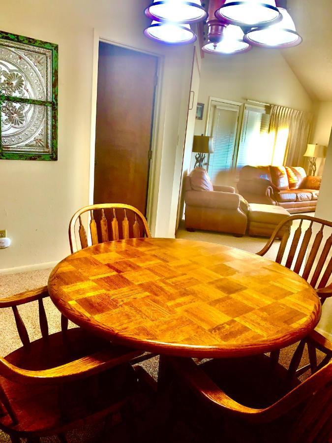 فيلا Talisman Amazing Views Walk To Uptown Sleeps 4 باغوسا سبرينغز المظهر الخارجي الصورة